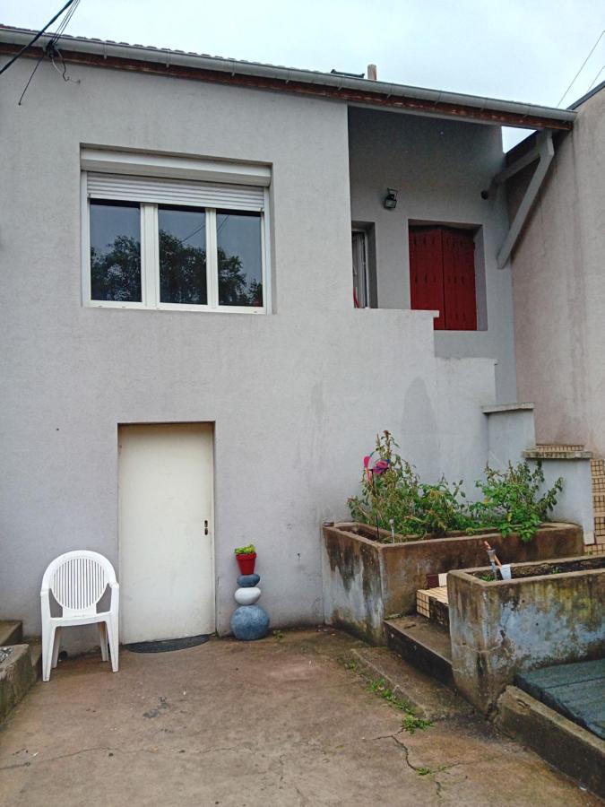 Une Maison En Ville Saint-Denis  Exteriér fotografie